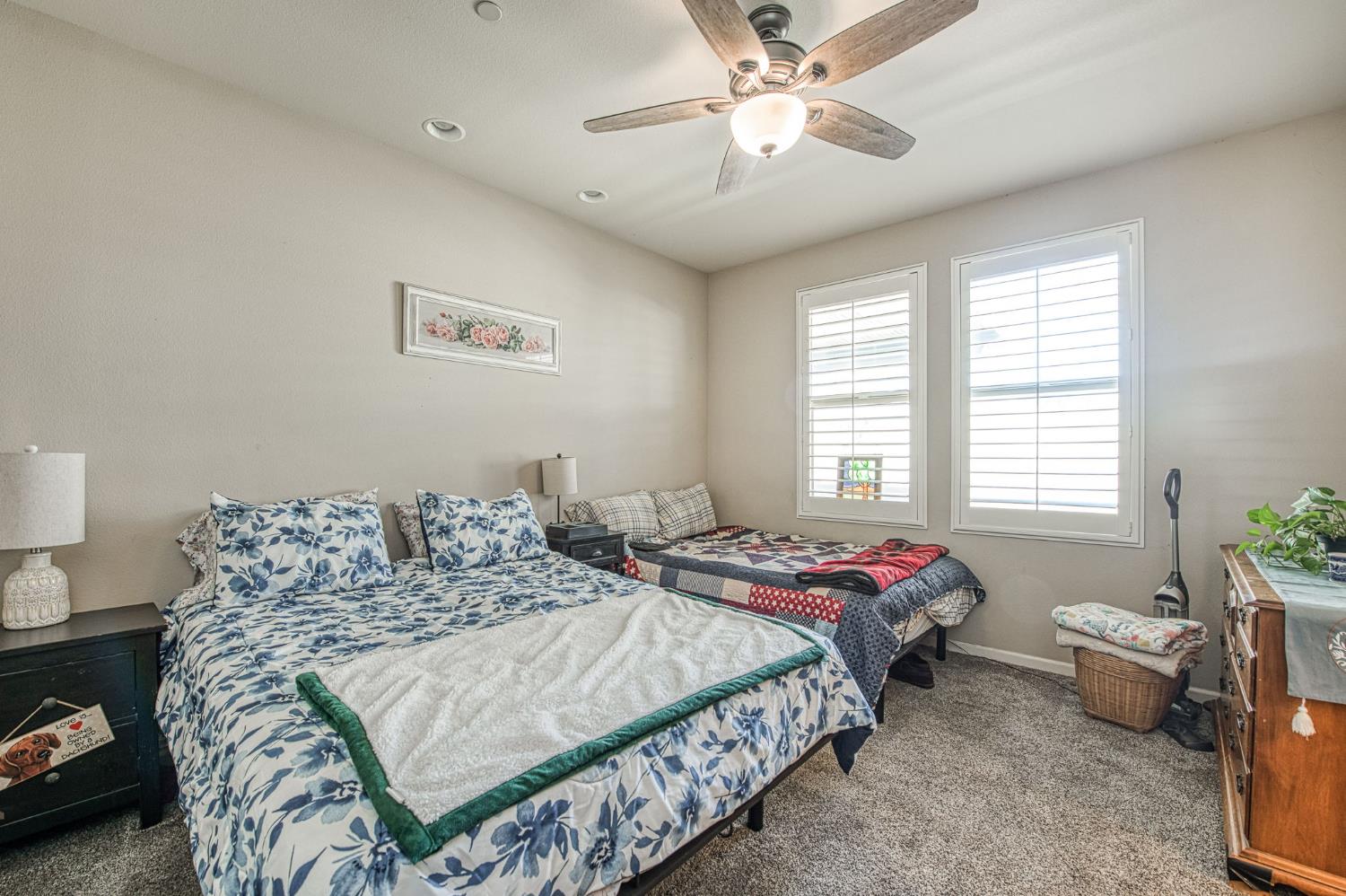 3031 Glacier Ln, Clovis, CA 93619