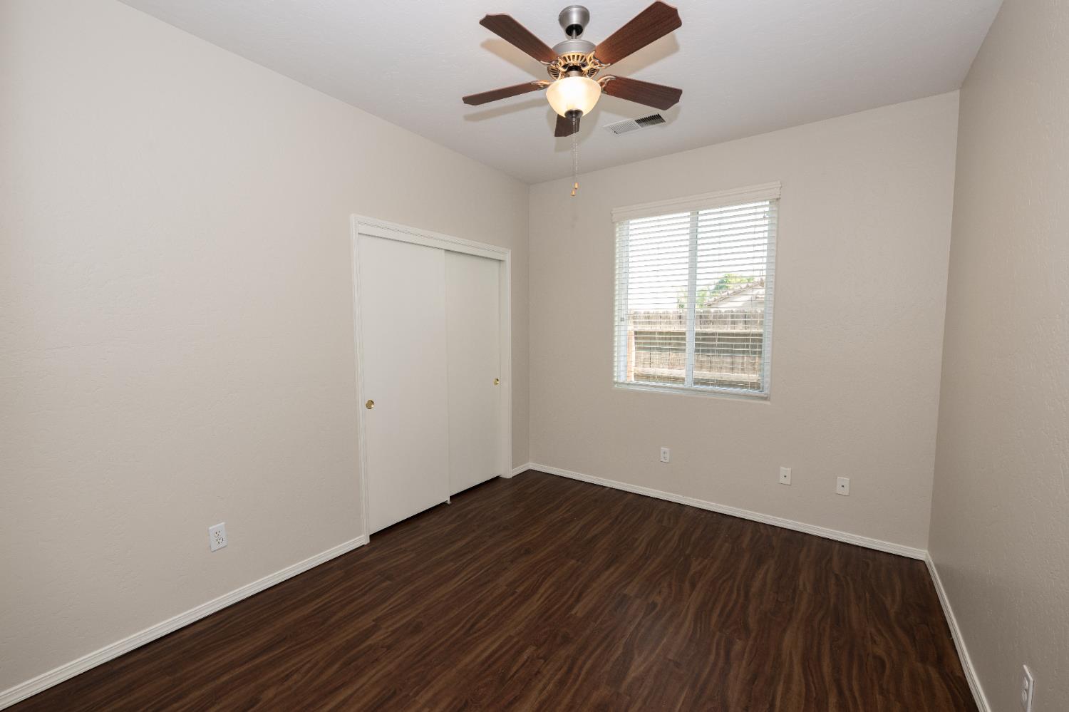 5547 E Atchison St, Fresno, CA 93727