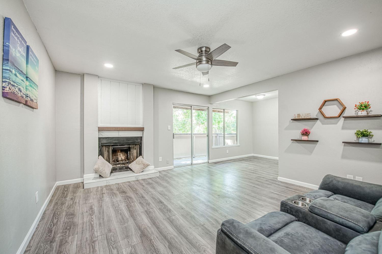 1550 W Ashlan Ave #208, Fresno, CA 93705