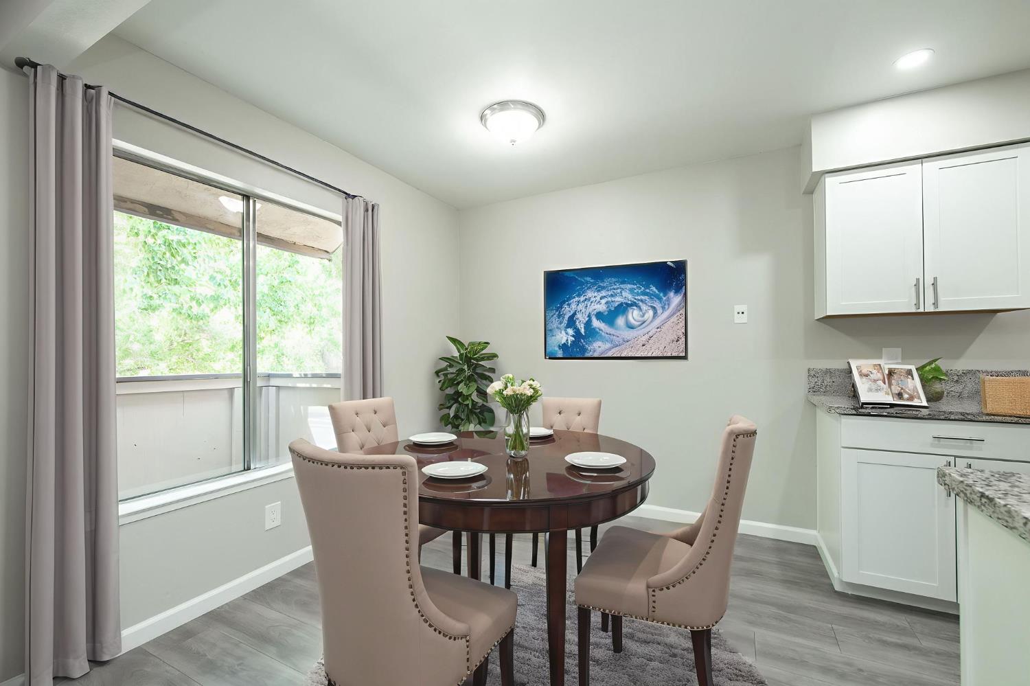 1550 W Ashlan Ave #208, Fresno, CA 93705