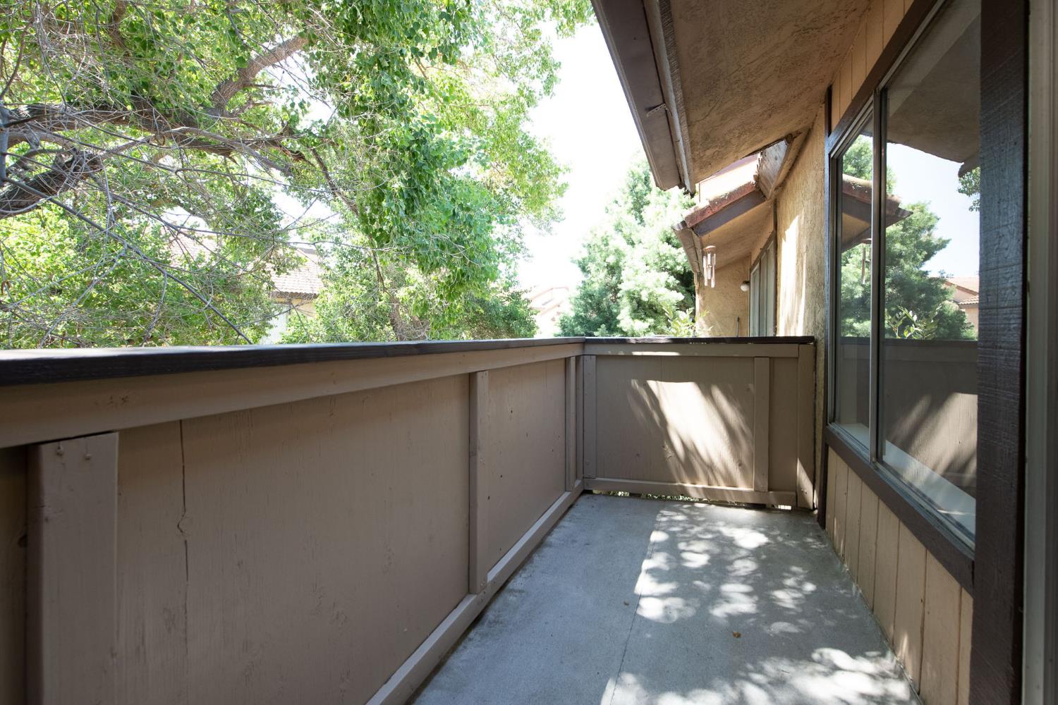 1550 W Ashlan Ave #208, Fresno, CA 93705