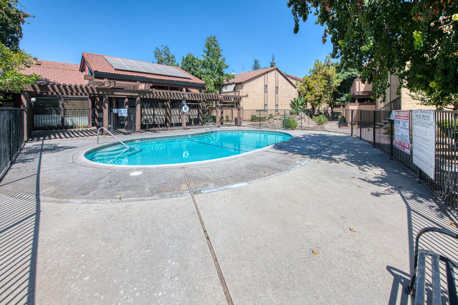 1550 W Ashlan Ave #208, Fresno, CA 93705