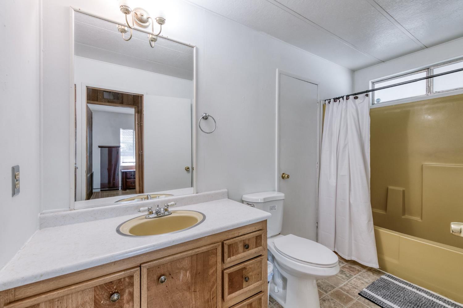 2575 S Willow Ave #137, Fresno, CA 93725