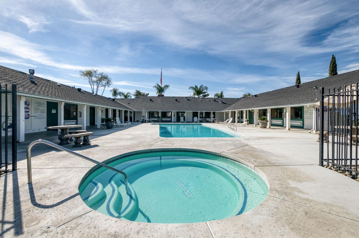 2575 S Willow Ave #137, Fresno, CA 93725