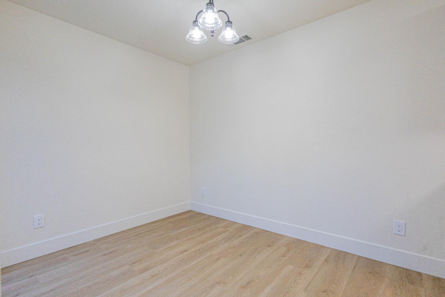 5965 E Shields #111, Fresno, CA 93727