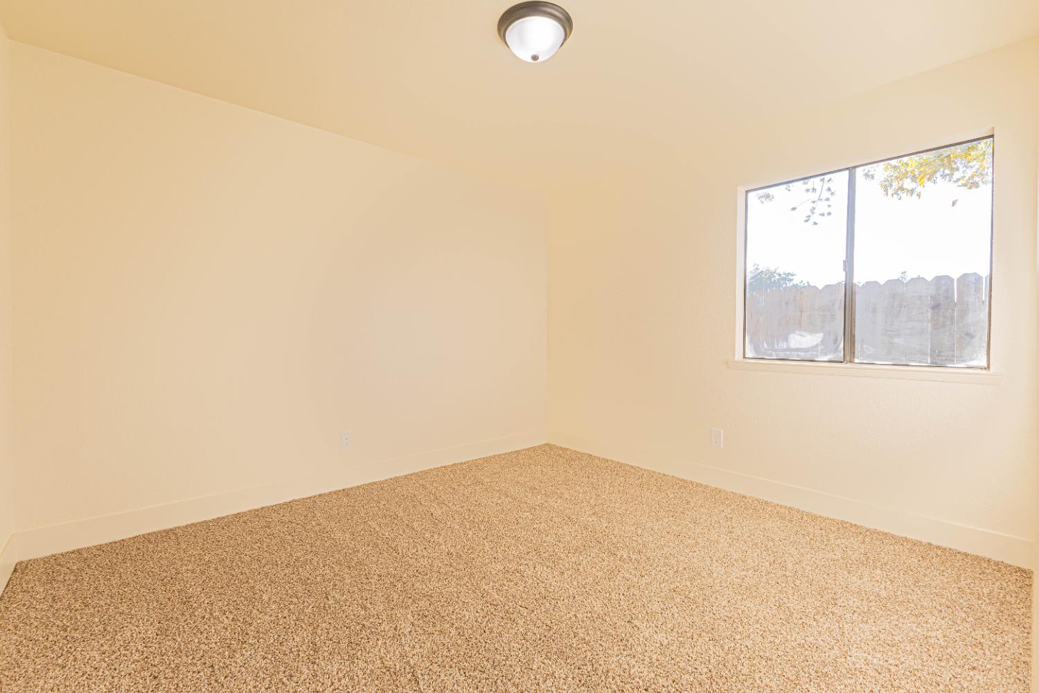 5965 E Shields #111, Fresno, CA 93727