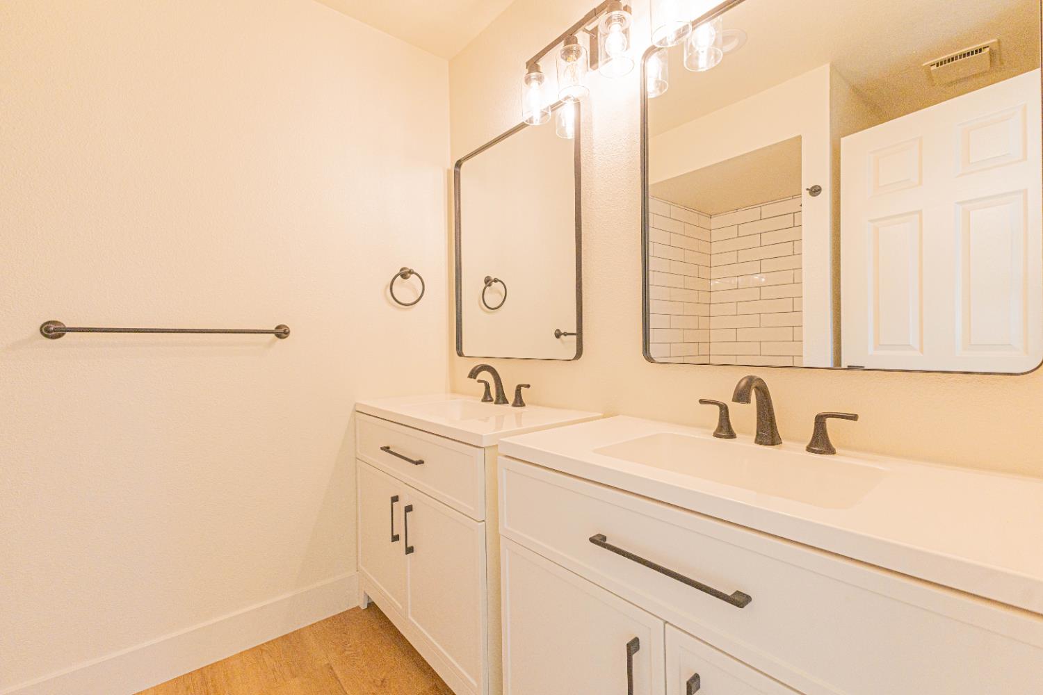 5965 E Shields #111, Fresno, CA 93727