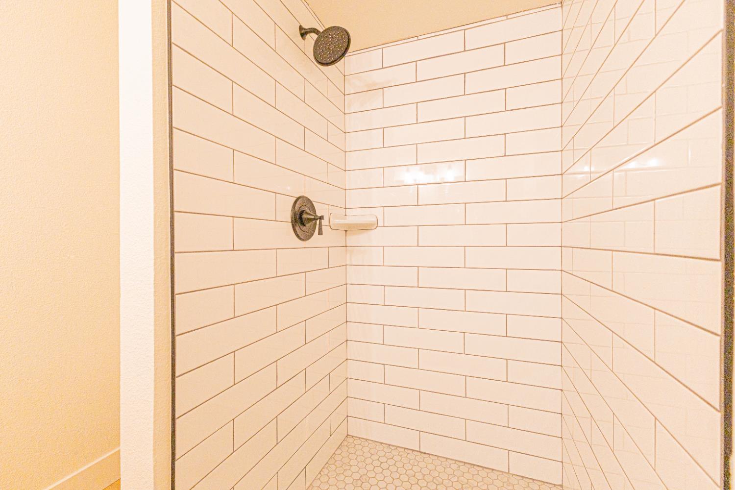 5965 E Shields #111, Fresno, CA 93727