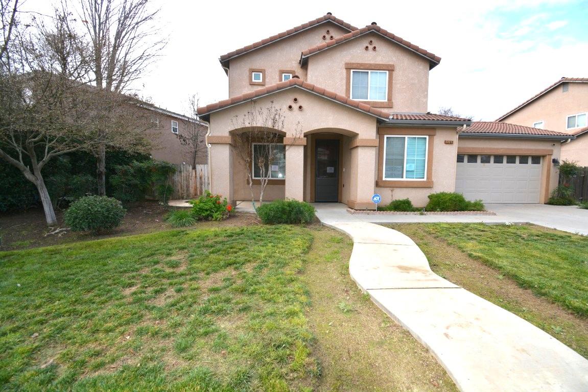 2360 S Playa Ave, Fresno, CA 93727