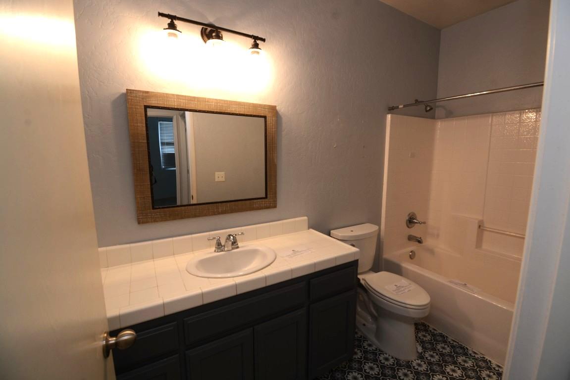 2360 S Playa Ave, Fresno, CA 93727