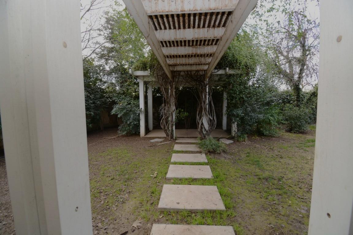 2360 S Playa Ave, Fresno, CA 93727