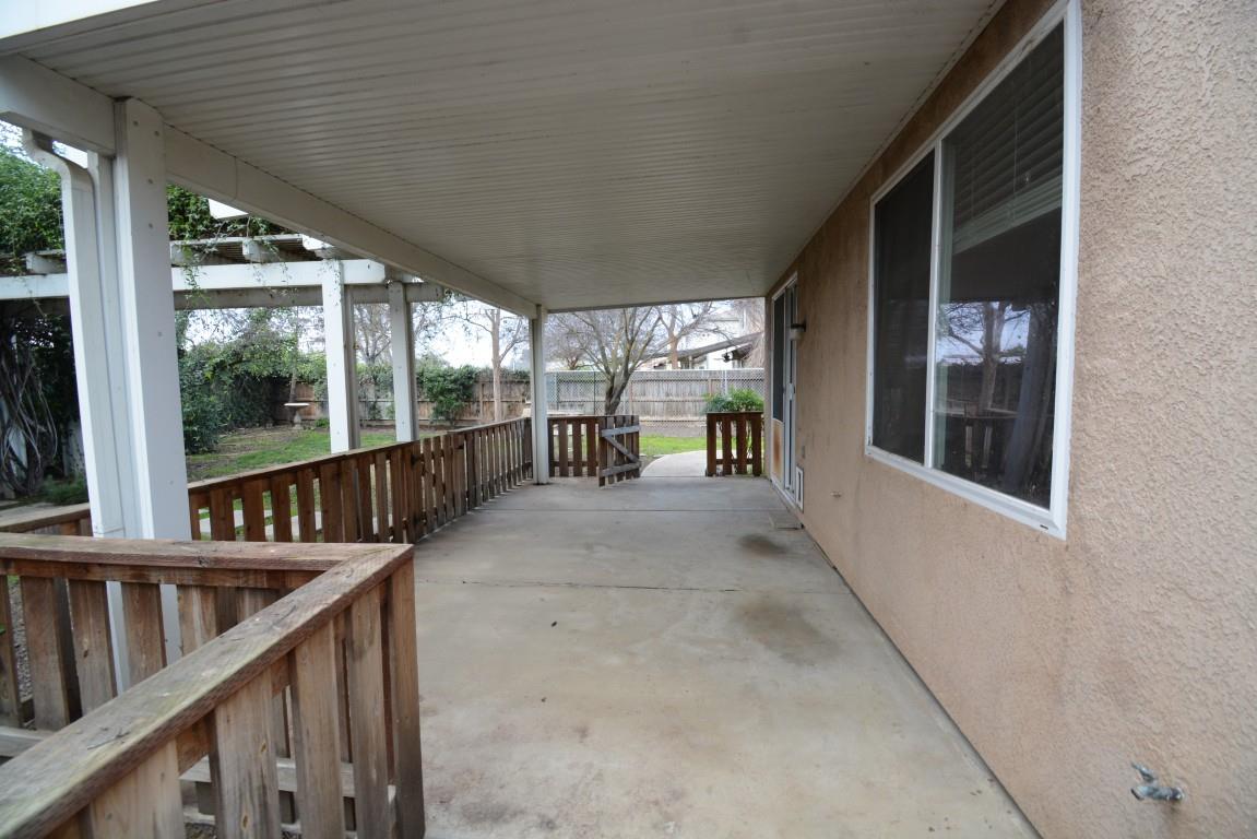 2360 S Playa Ave, Fresno, CA 93727