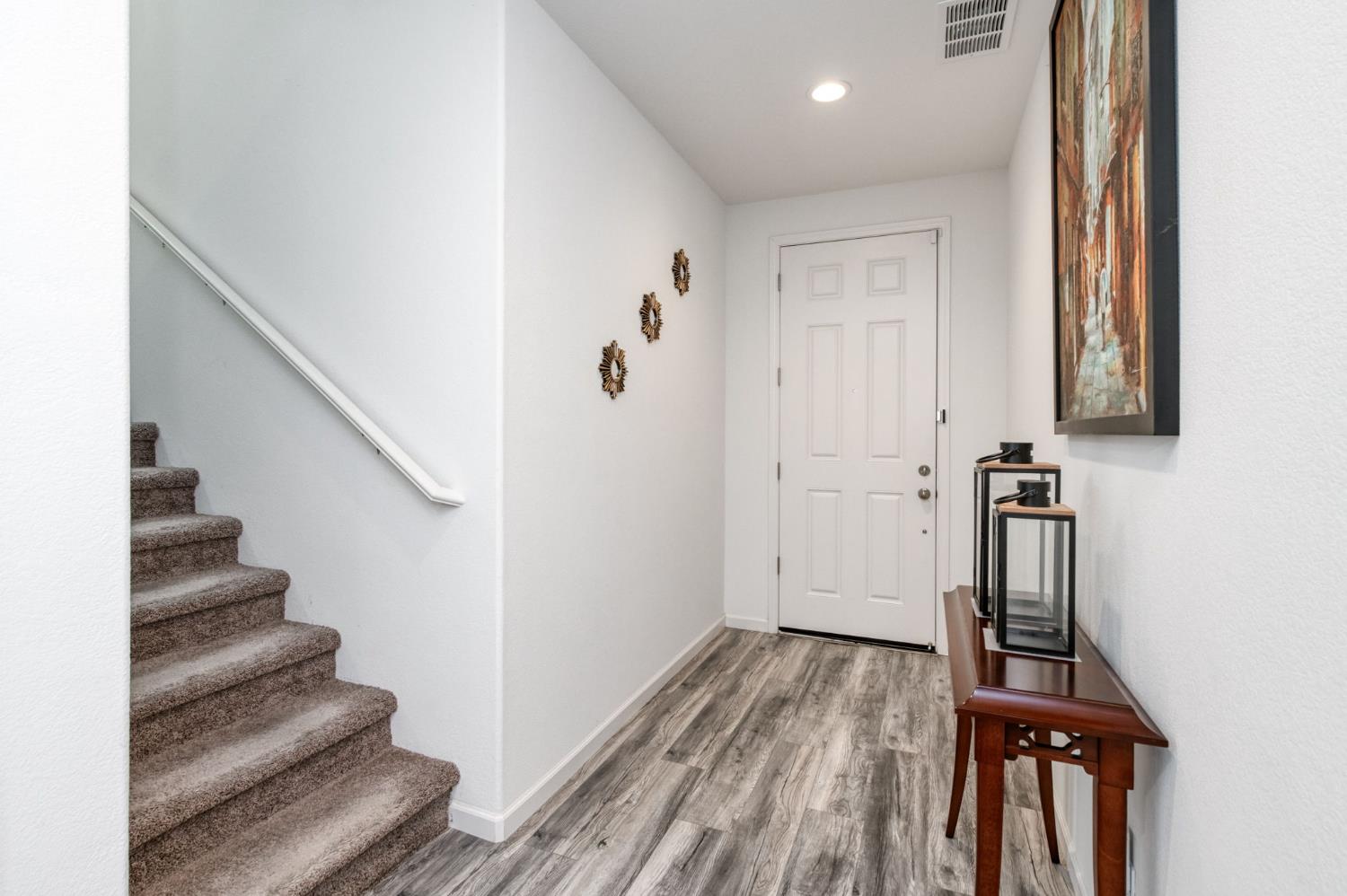 7099 N Shiraz Ave, Fresno, CA 93722