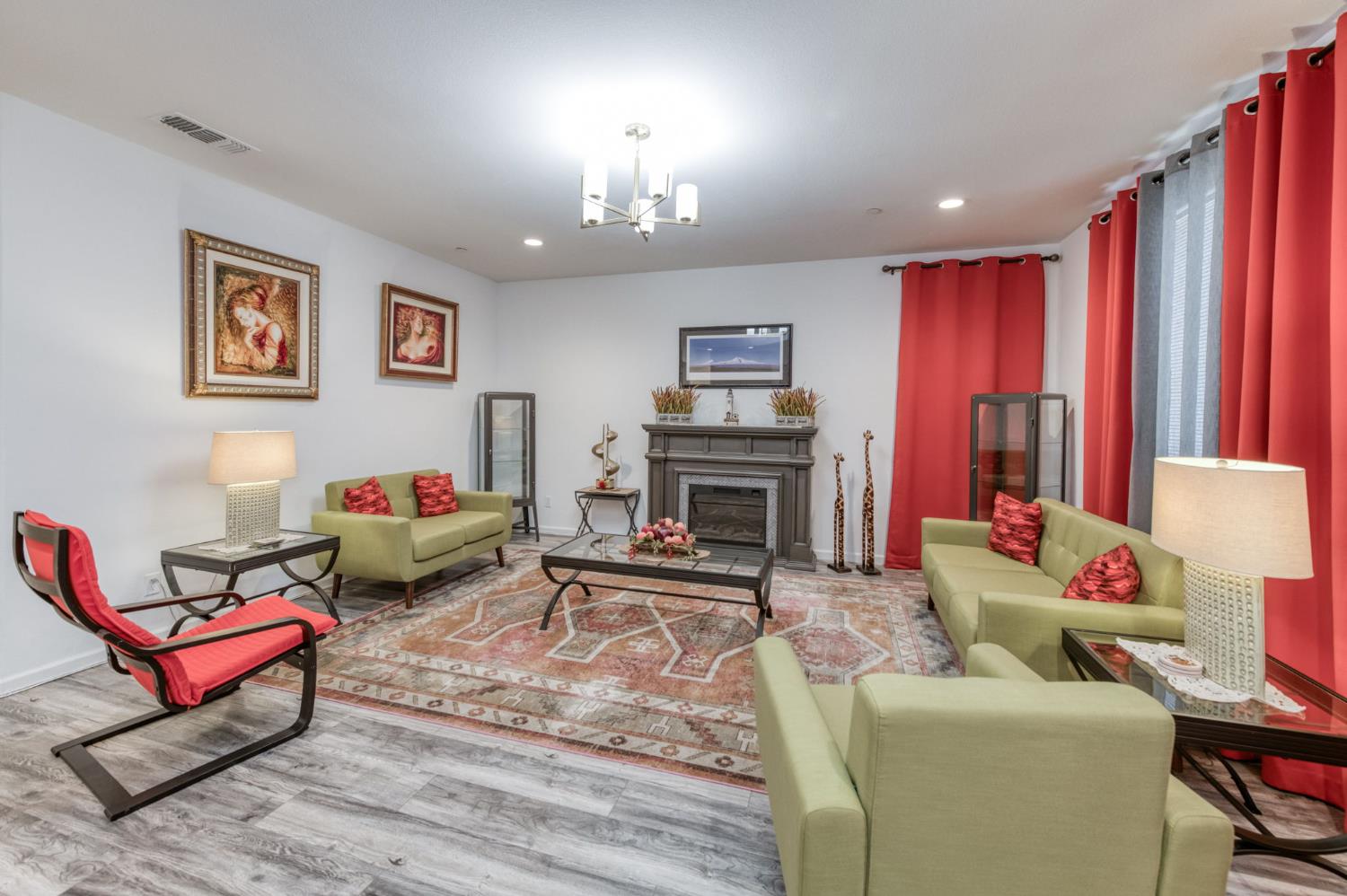 7099 N Shiraz Ave, Fresno, CA 93722