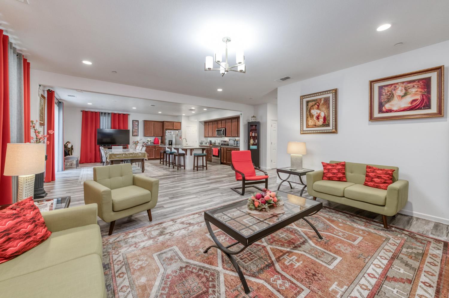 7099 N Shiraz Ave, Fresno, CA 93722