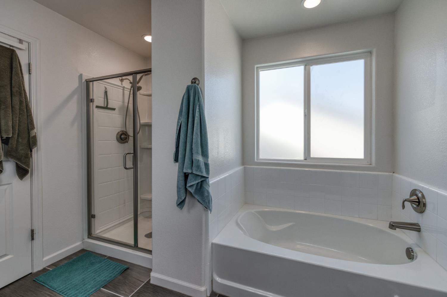 7099 N Shiraz Ave, Fresno, CA 93722