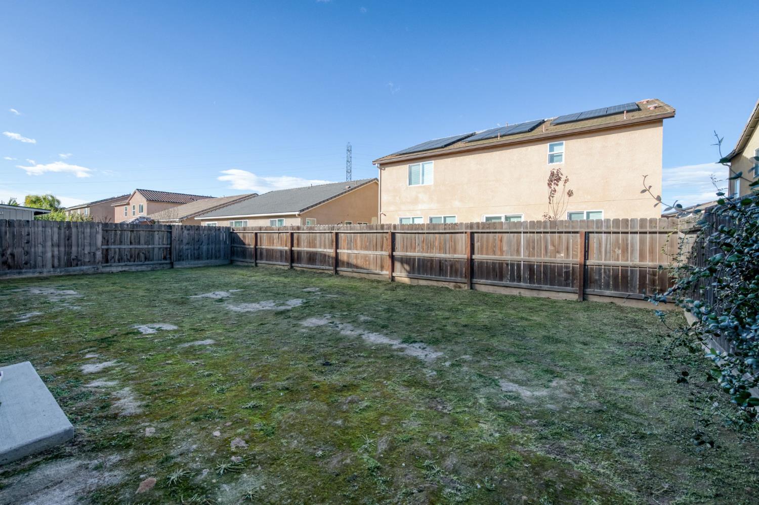 7099 N Shiraz Ave, Fresno, CA 93722