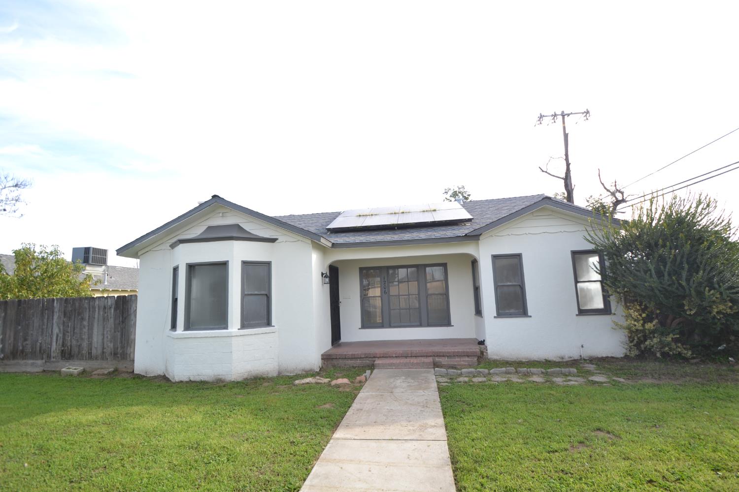 1206 N 8Th St, Fresno, CA 93703