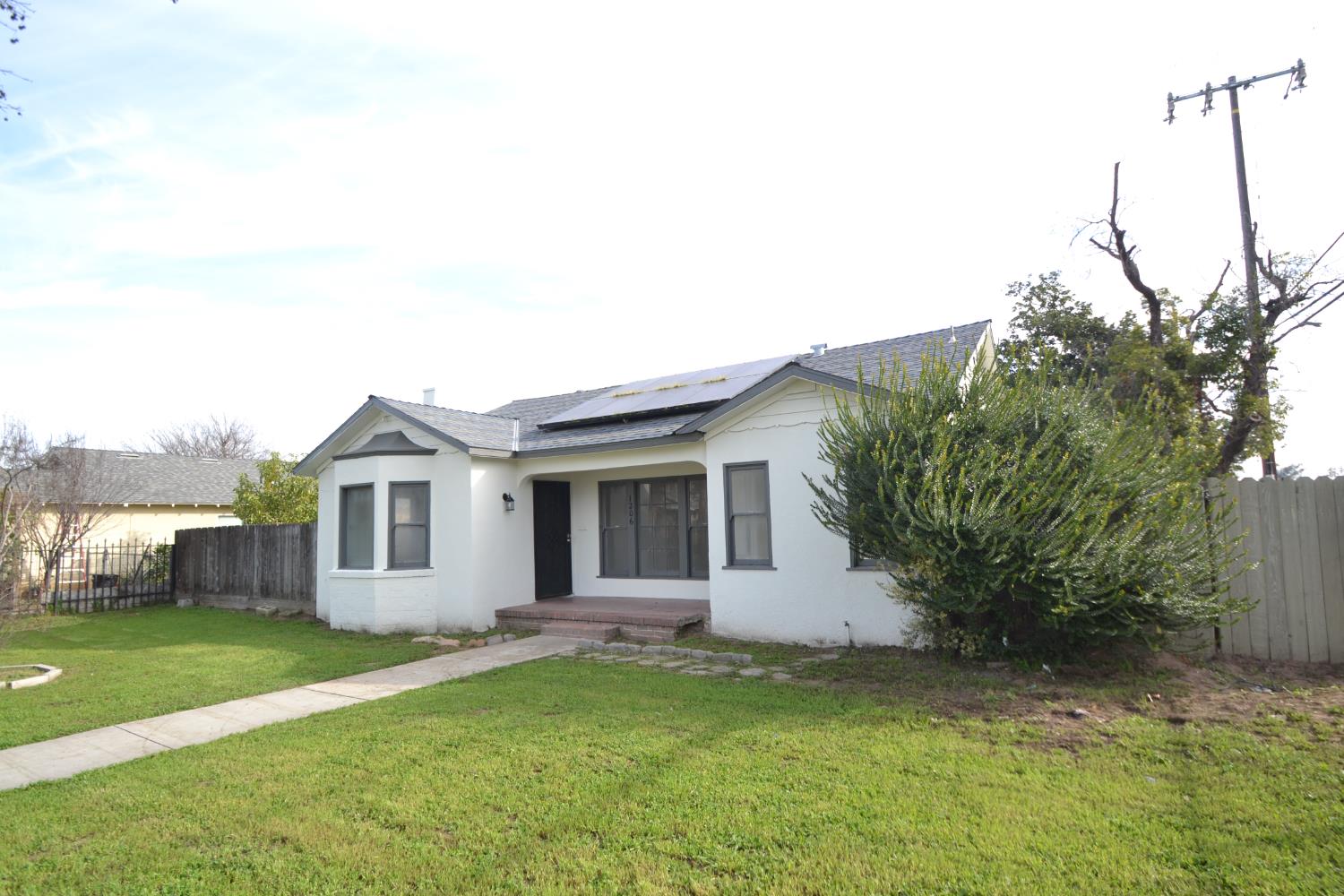 1206 N 8Th St, Fresno, CA 93703