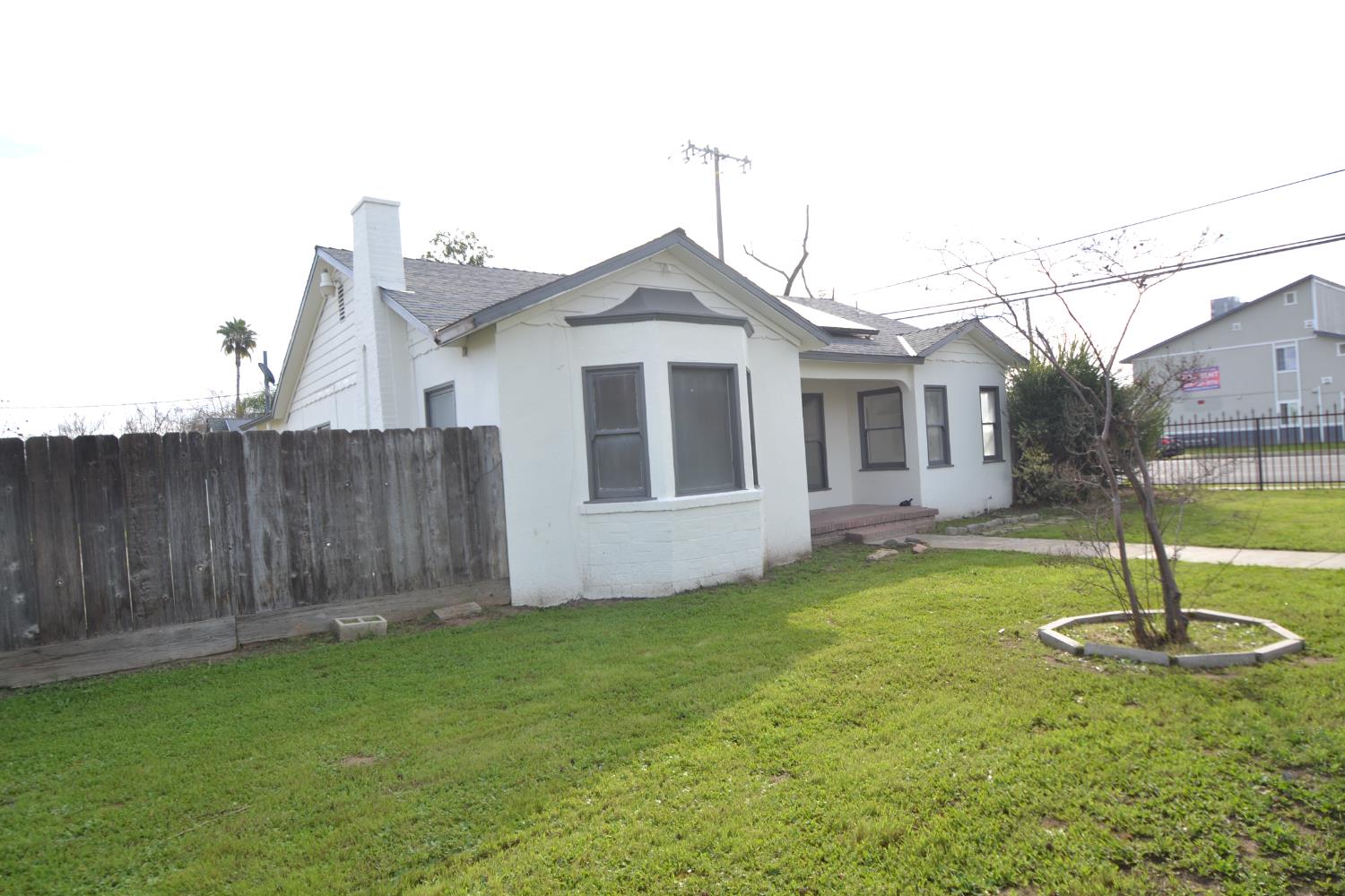 1206 N 8Th St, Fresno, CA 93703