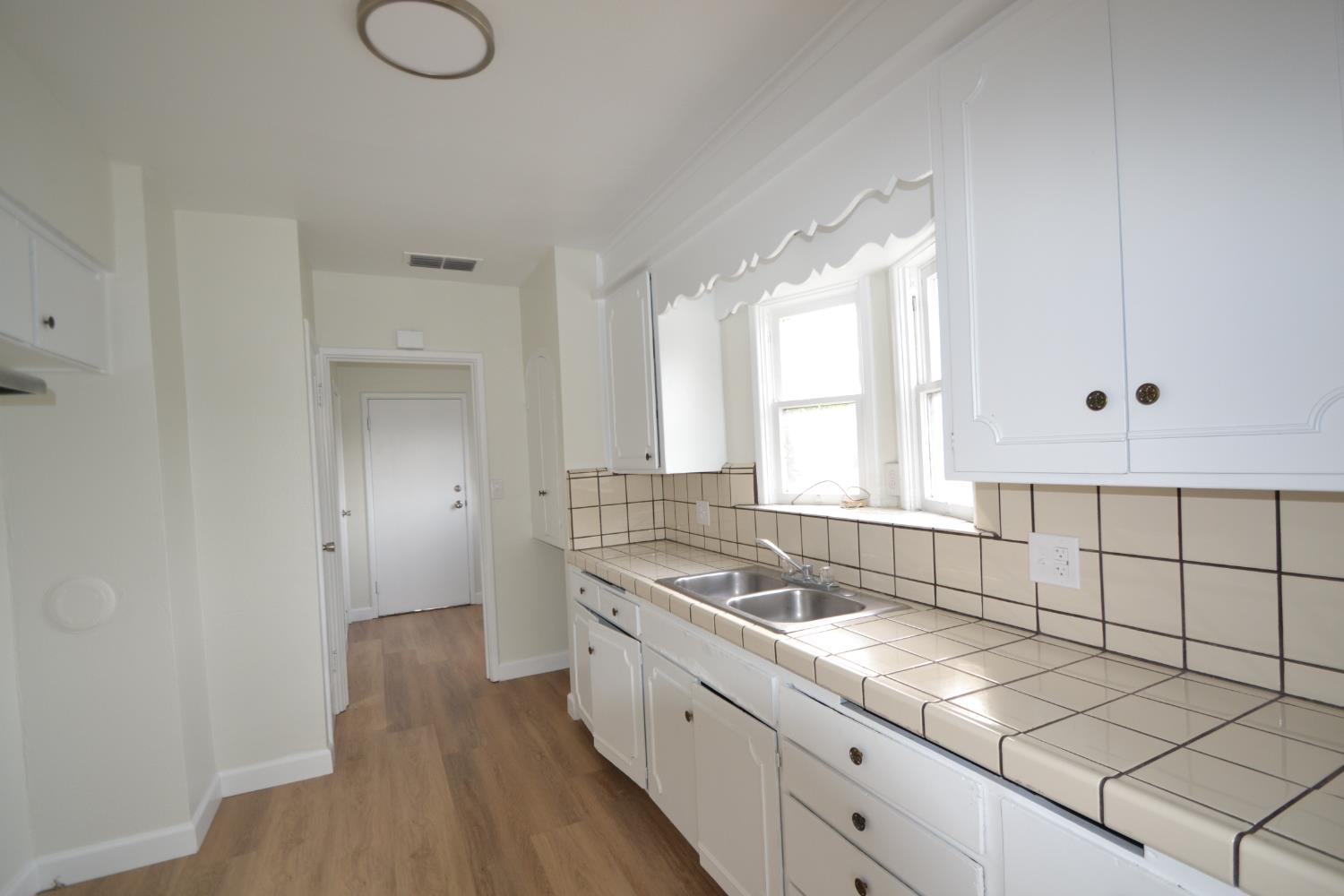 1206 N 8Th St, Fresno, CA 93703