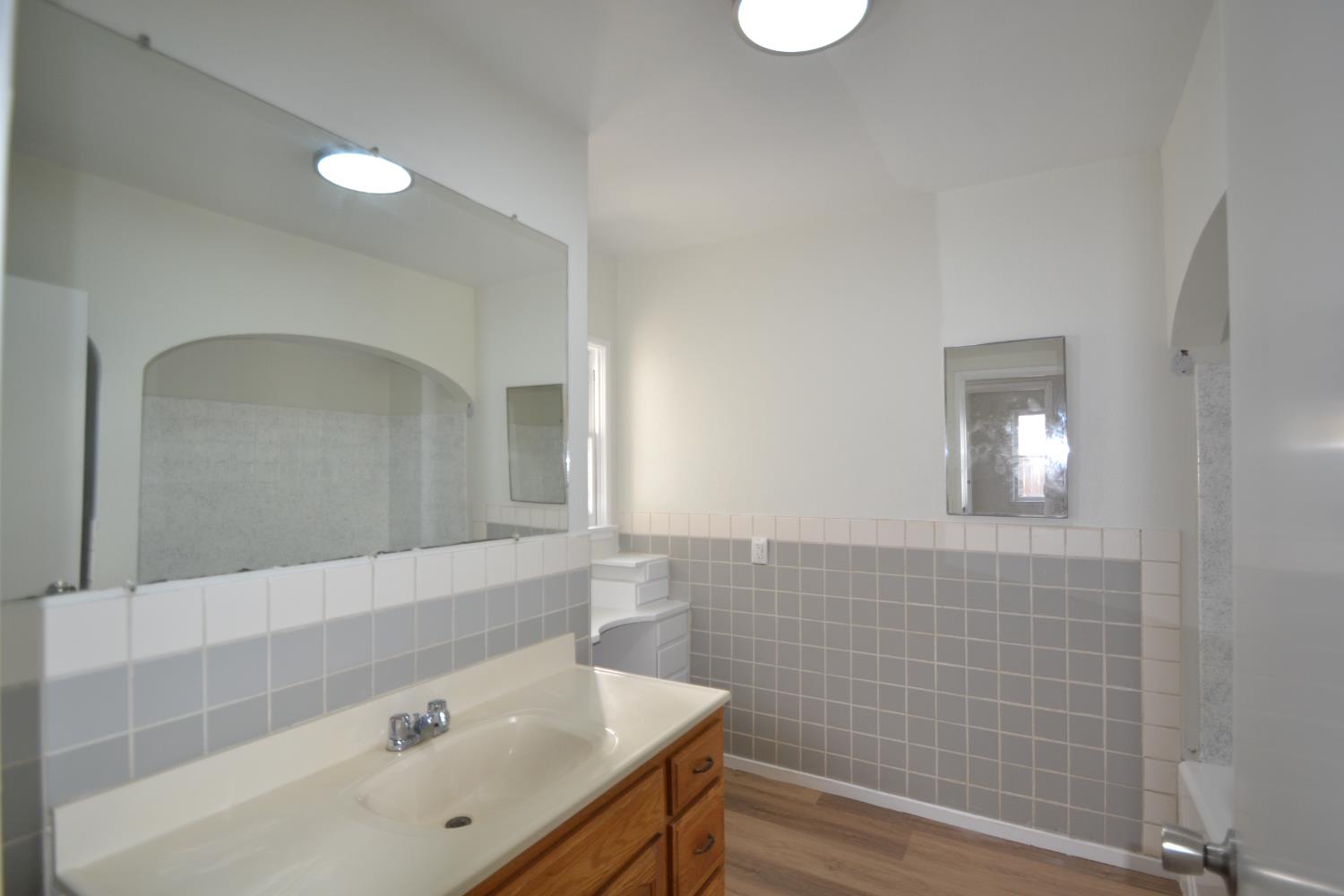 1206 N 8Th St, Fresno, CA 93703