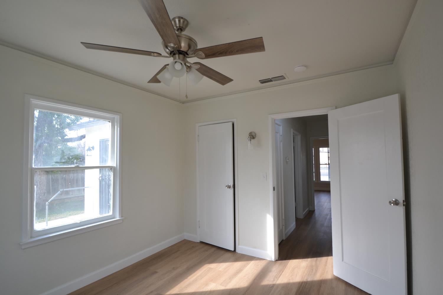 1206 N 8Th St, Fresno, CA 93703