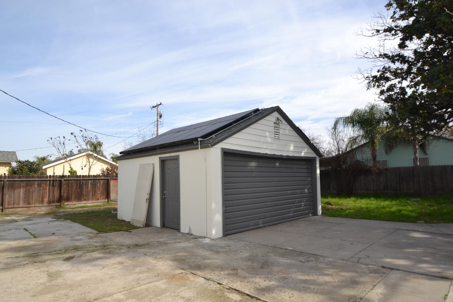 1206 N 8Th St, Fresno, CA 93703