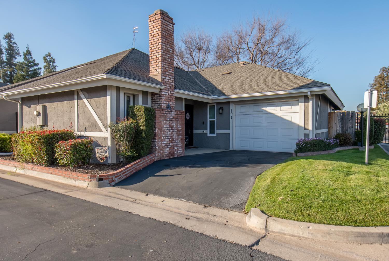 381 E Nees Ave #101, Fresno, CA 93720