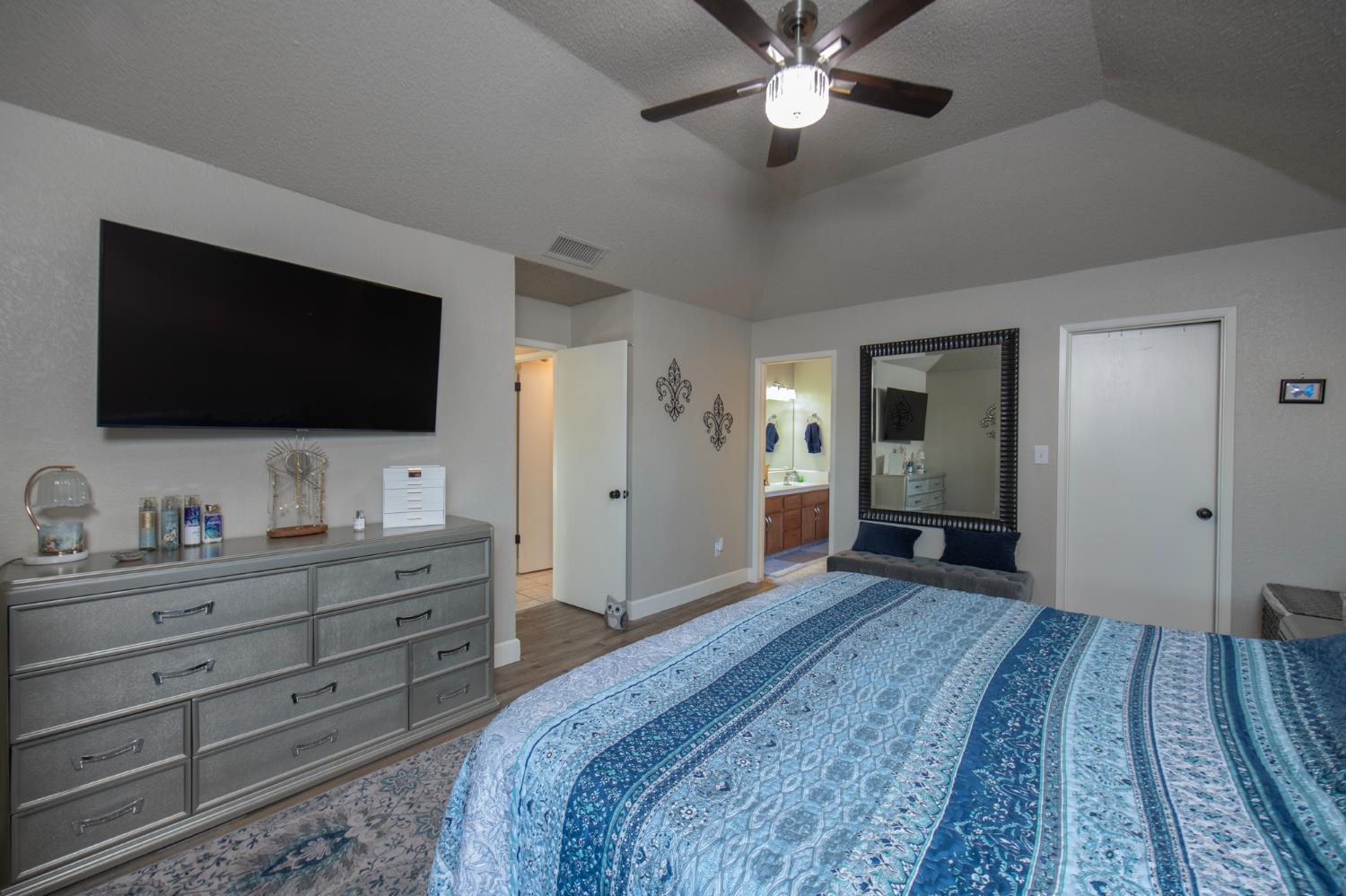 381 E Nees Ave #101, Fresno, CA 93720