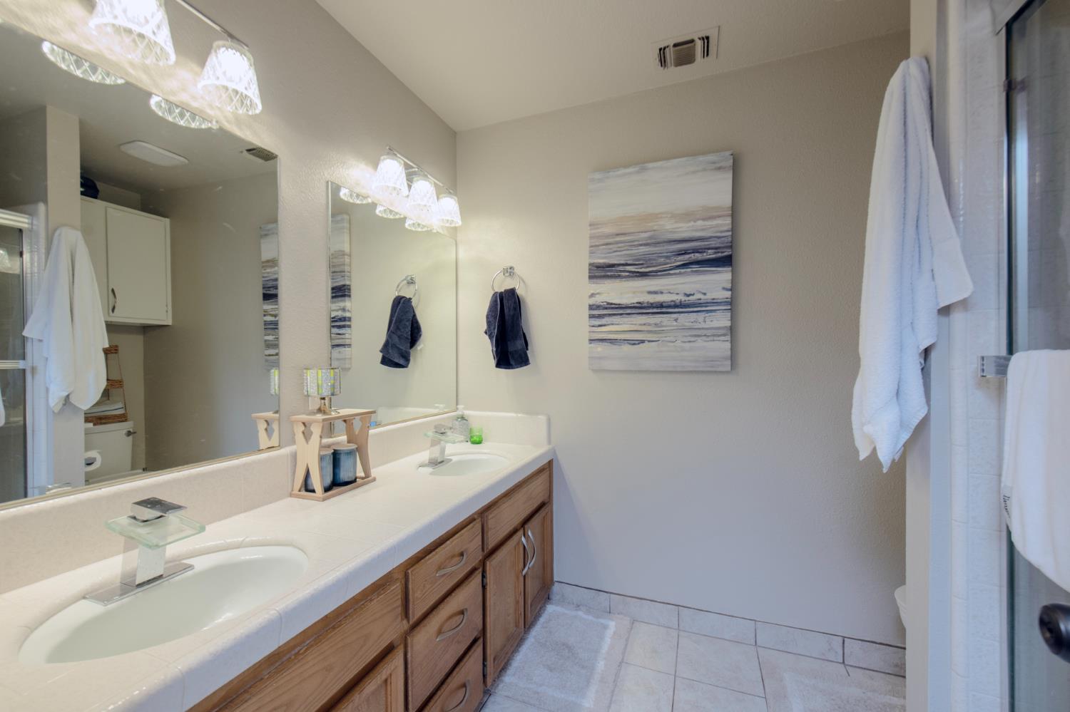 381 E Nees Ave #101, Fresno, CA 93720