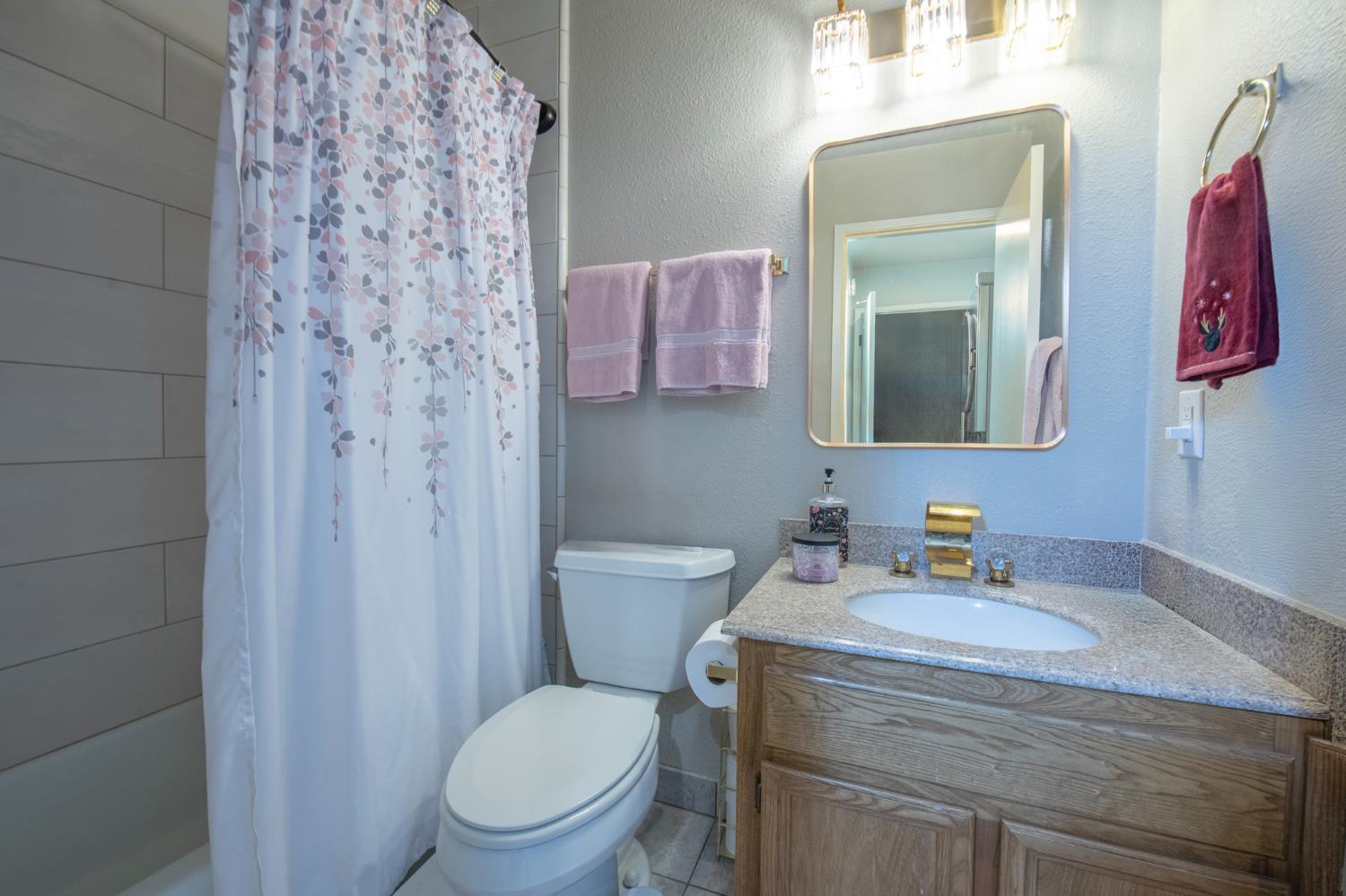 381 E Nees Ave #101, Fresno, CA 93720