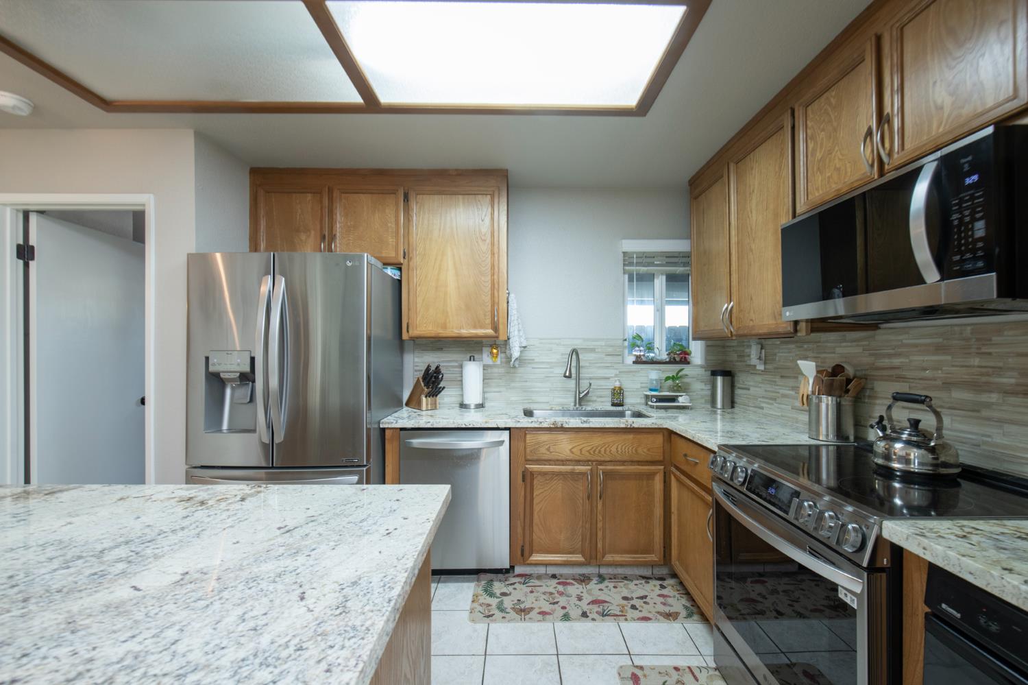 381 E Nees Ave #101, Fresno, CA 93720