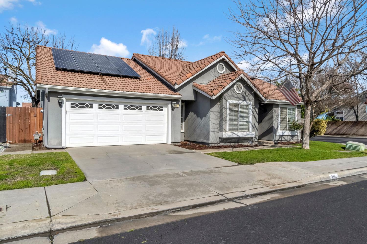 265 W Decatur Ave, Clovis, CA 93611