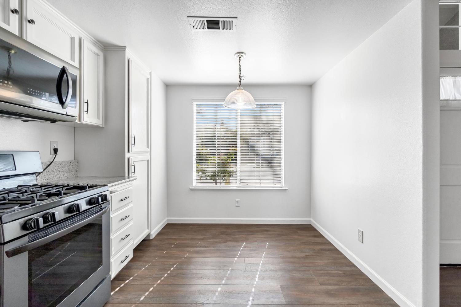 265 W Decatur Ave, Clovis, CA 93611