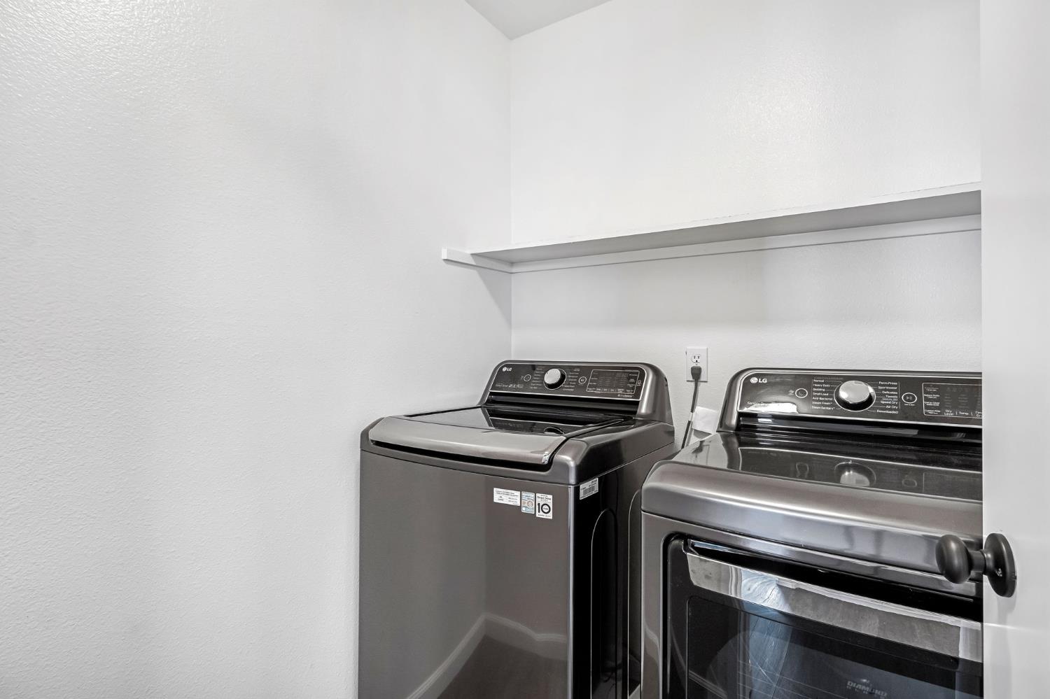 265 W Decatur Ave, Clovis, CA 93611