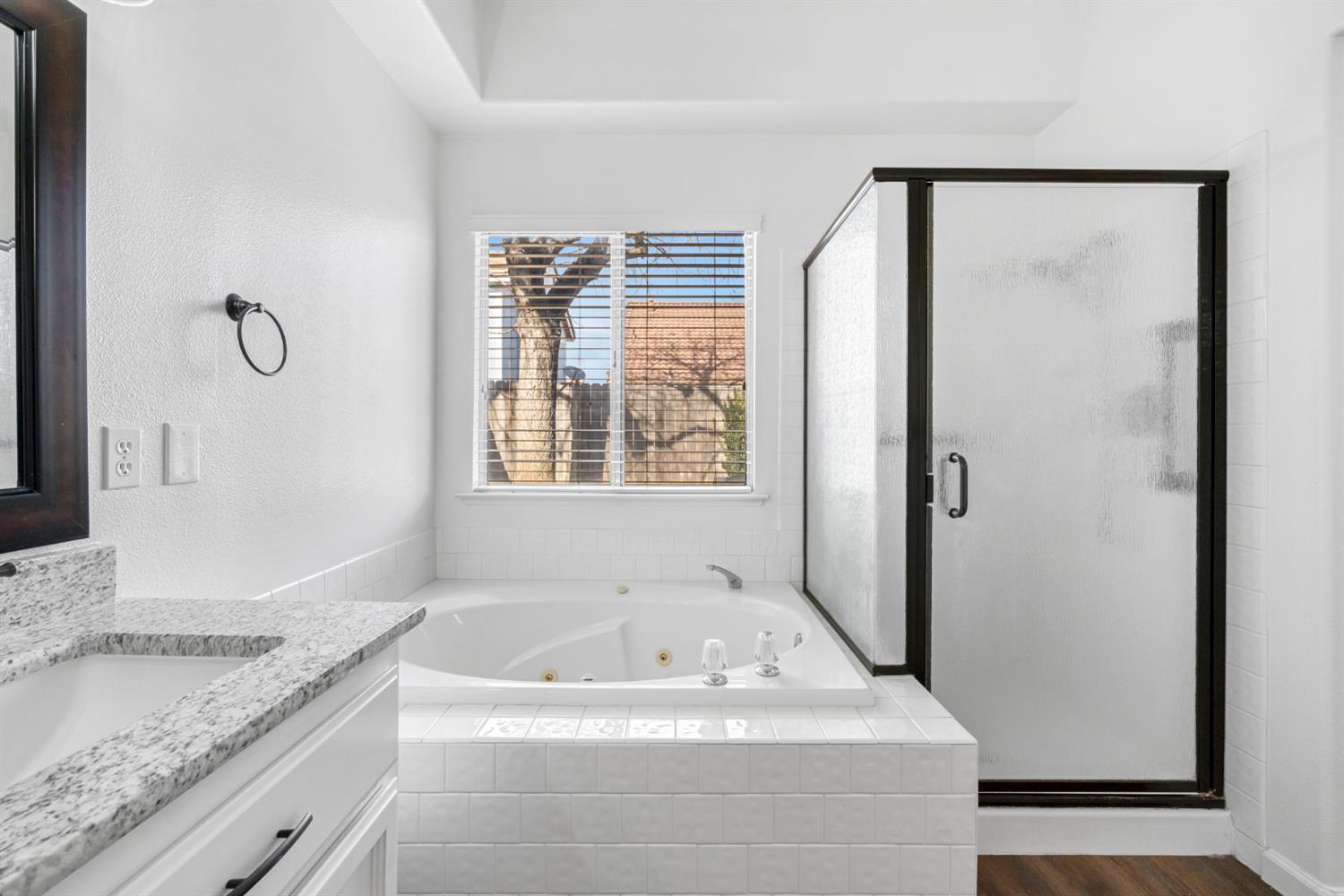 265 W Decatur Ave, Clovis, CA 93611