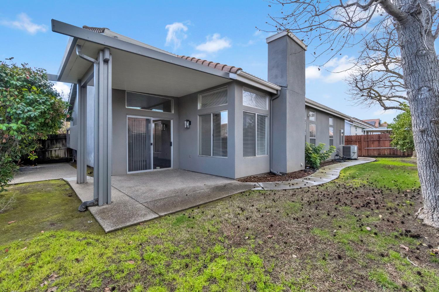 265 W Decatur Ave, Clovis, CA 93611