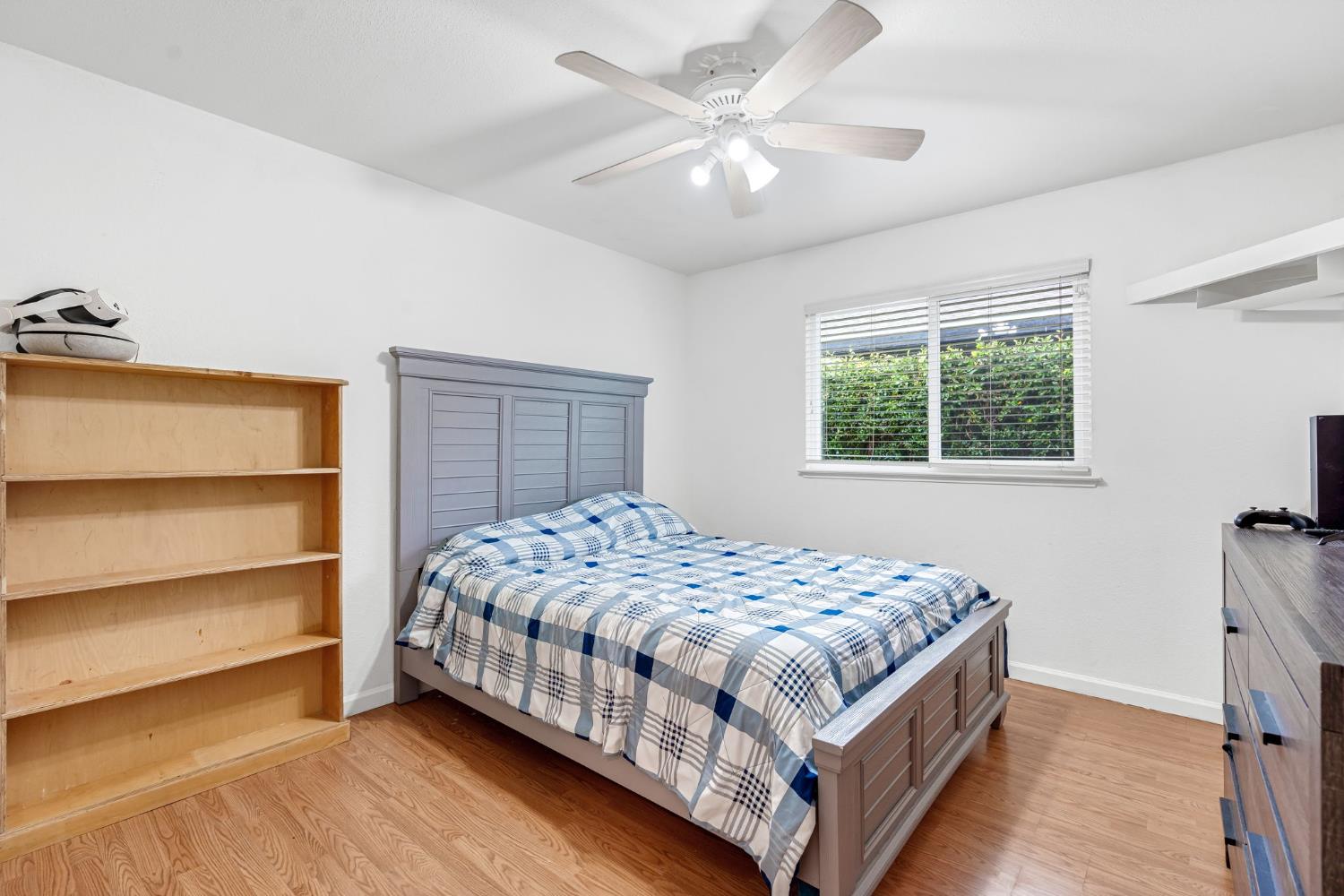 701 12Th Ave, Kingsburg, CA 93631