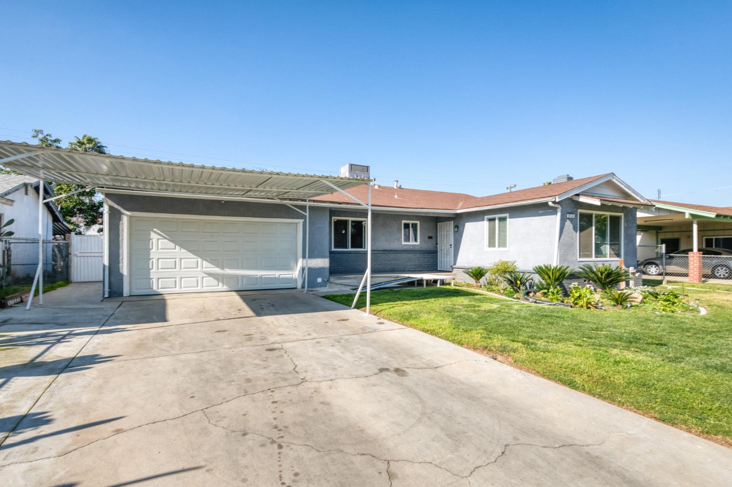 1732 S Whitney Ave, Fresno, CA 93702