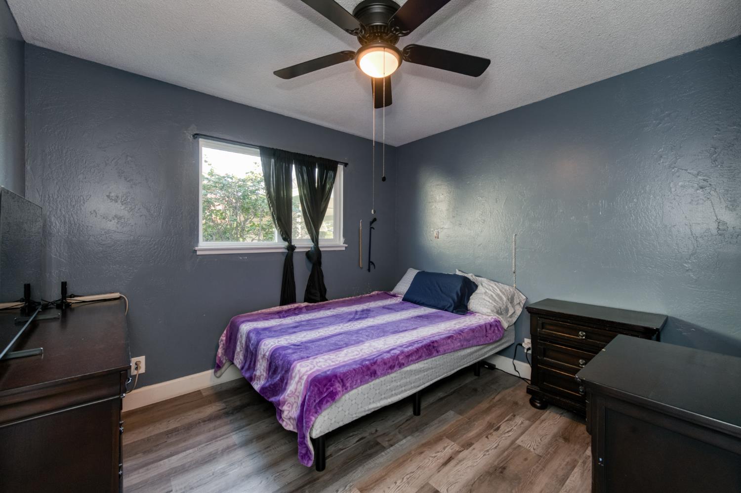 1732 S Whitney Ave, Fresno, CA 93702