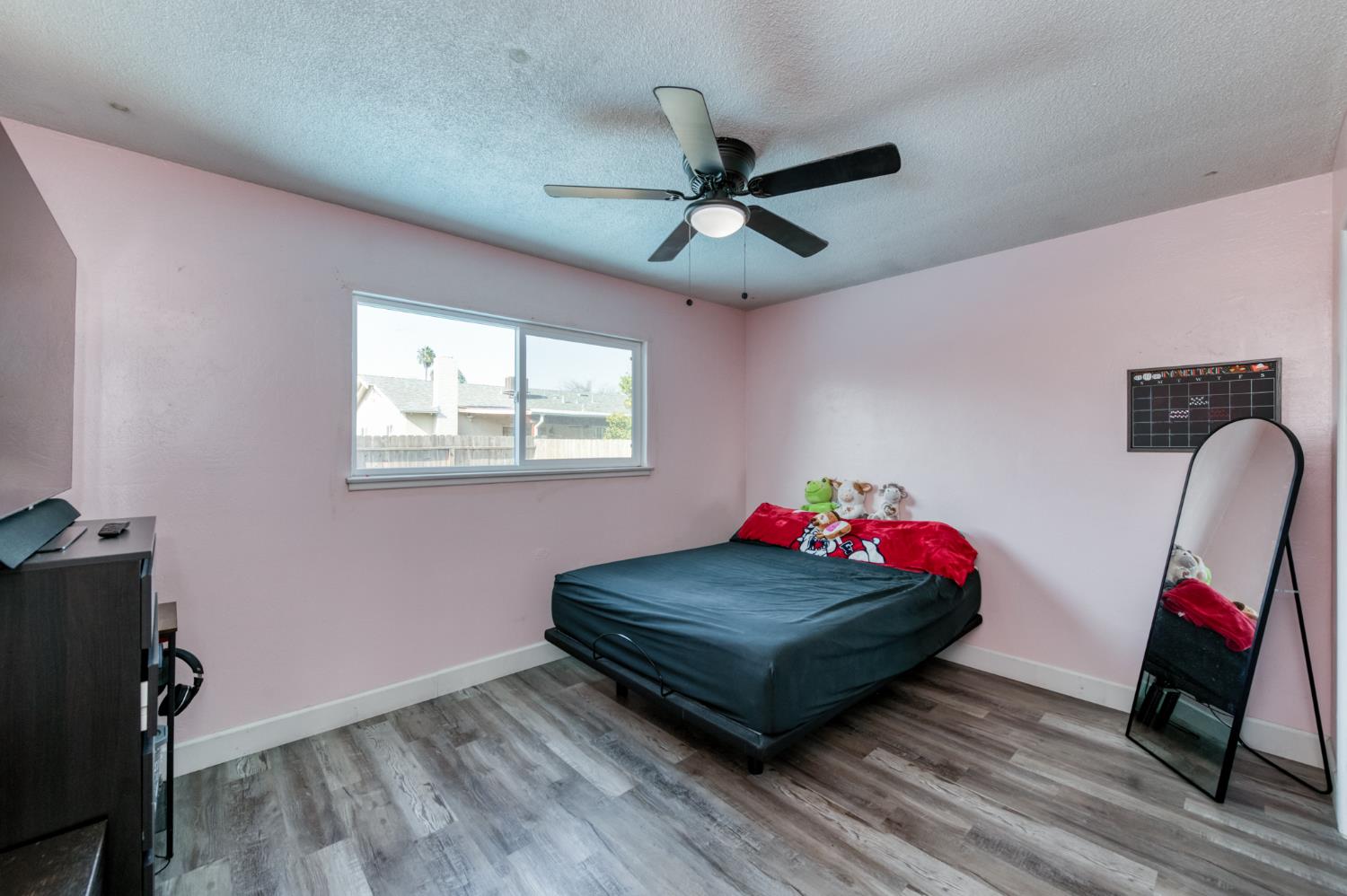 1732 S Whitney Ave, Fresno, CA 93702