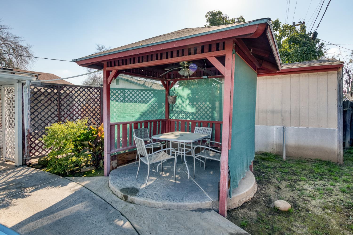 1732 S Whitney Ave, Fresno, CA 93702