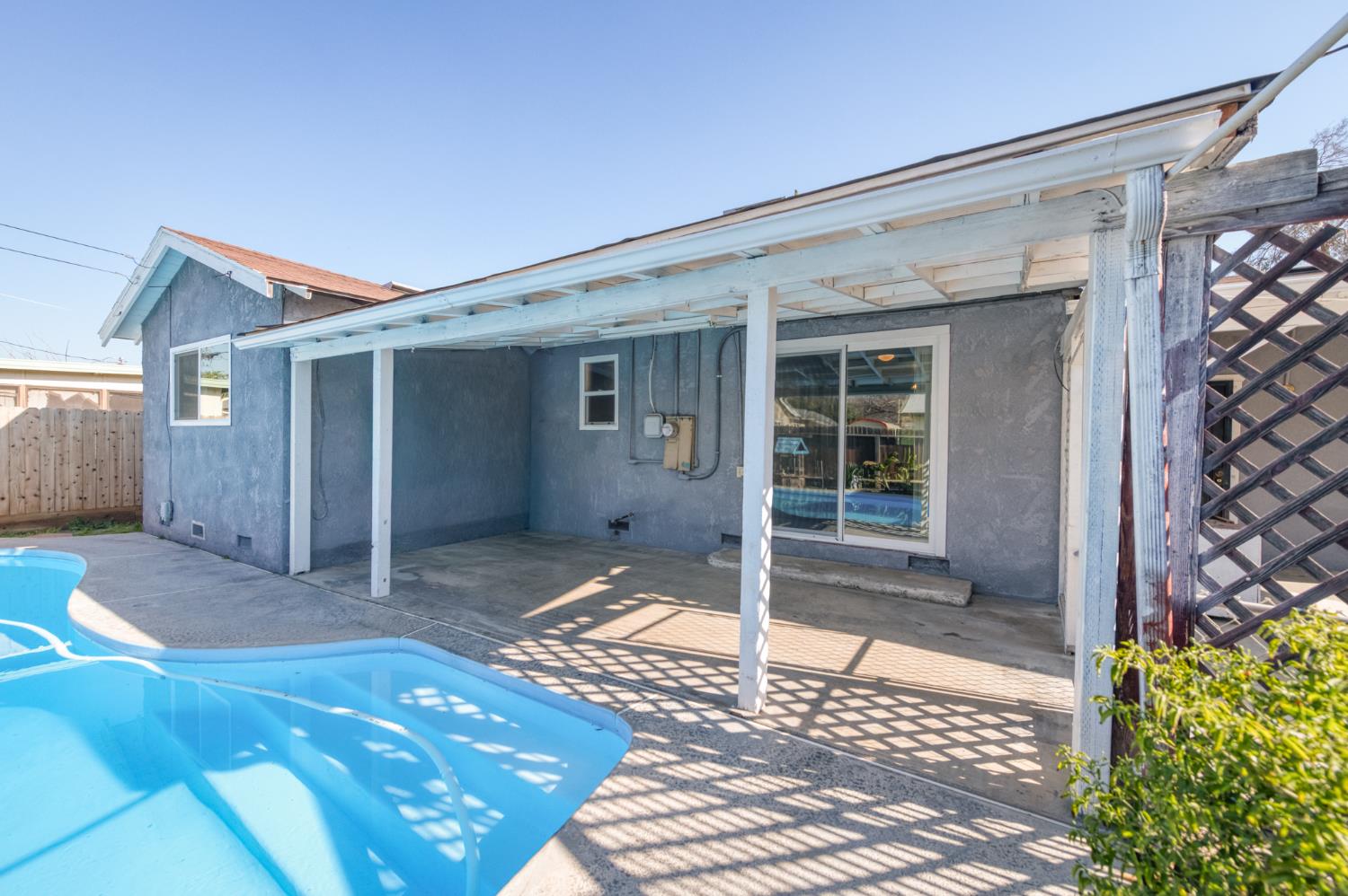 1732 S Whitney Ave, Fresno, CA 93702