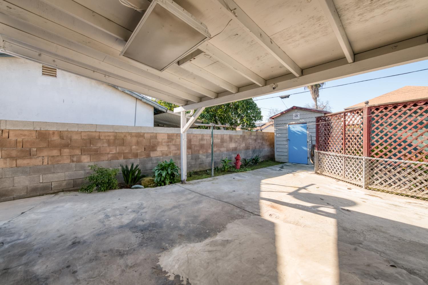 1732 S Whitney Ave, Fresno, CA 93702