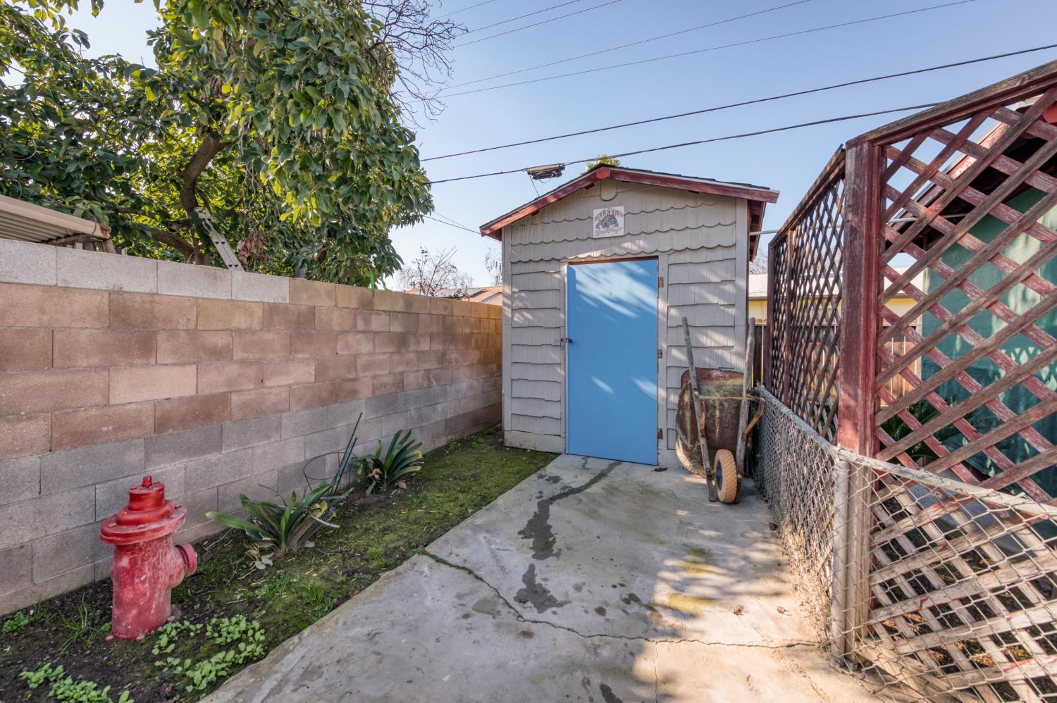 1732 S Whitney Ave, Fresno, CA 93702