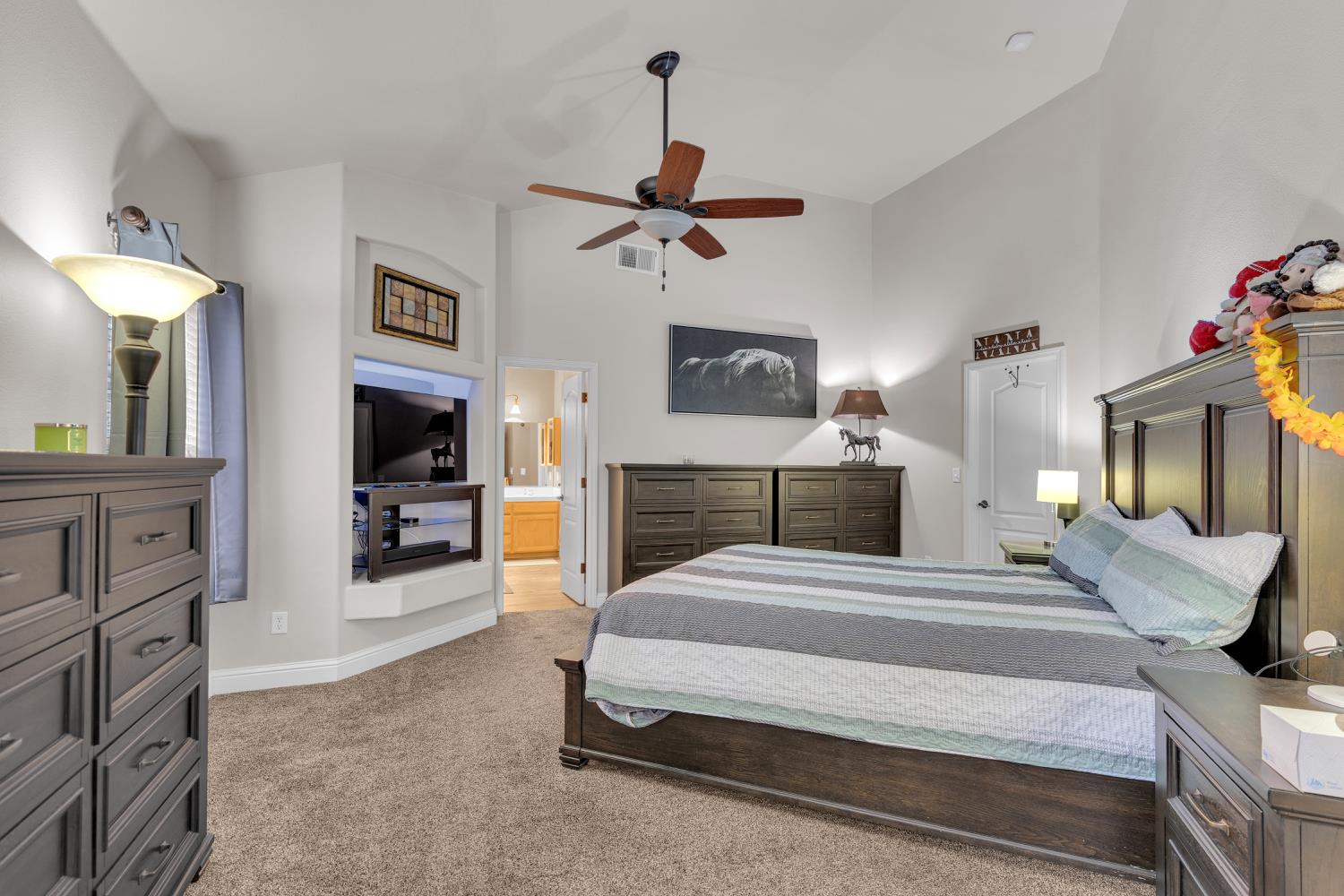 2949 E Palisade Dr, Fresno, CA 93720