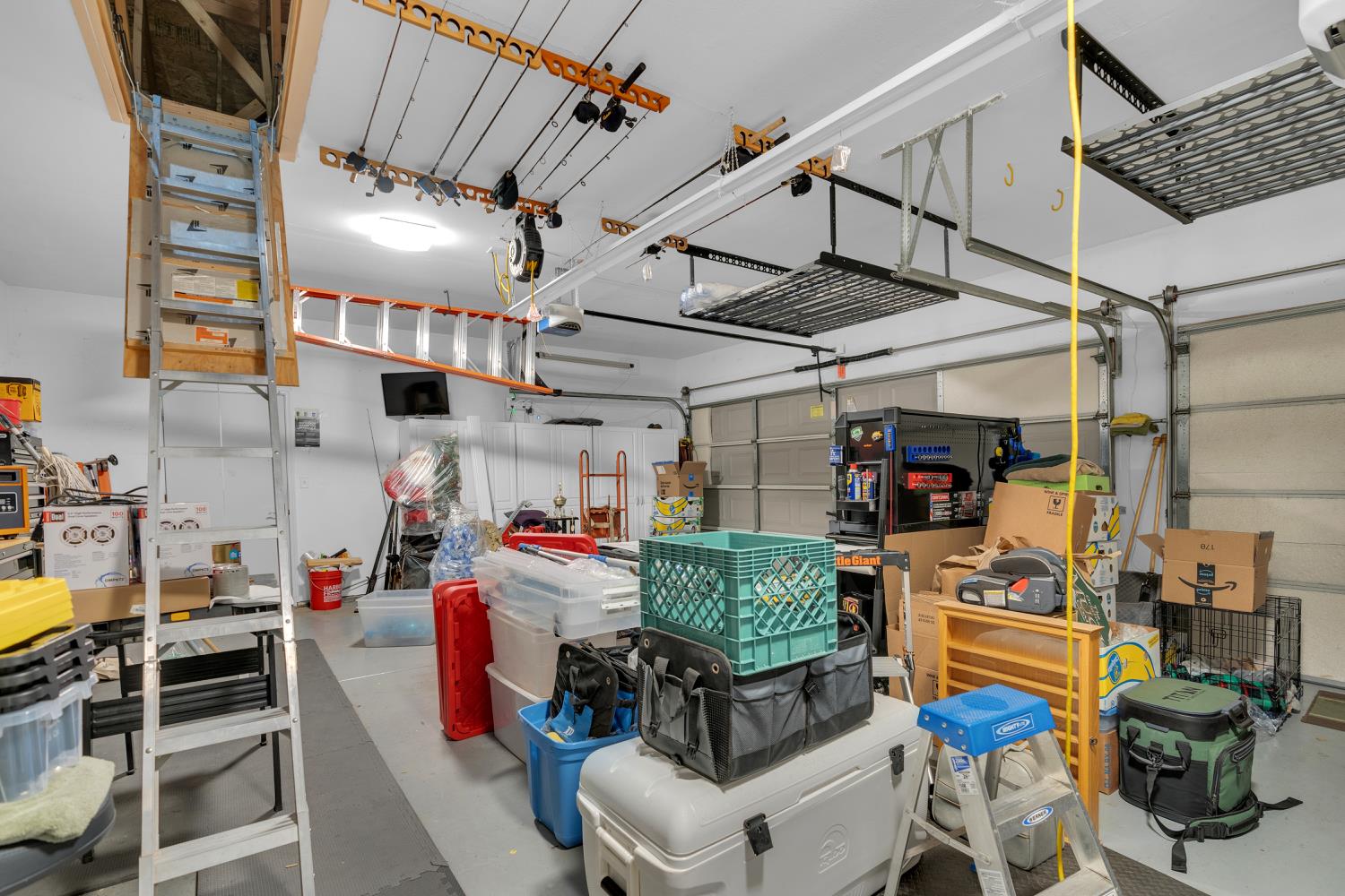 2949 E Palisade Dr, Fresno, CA 93720