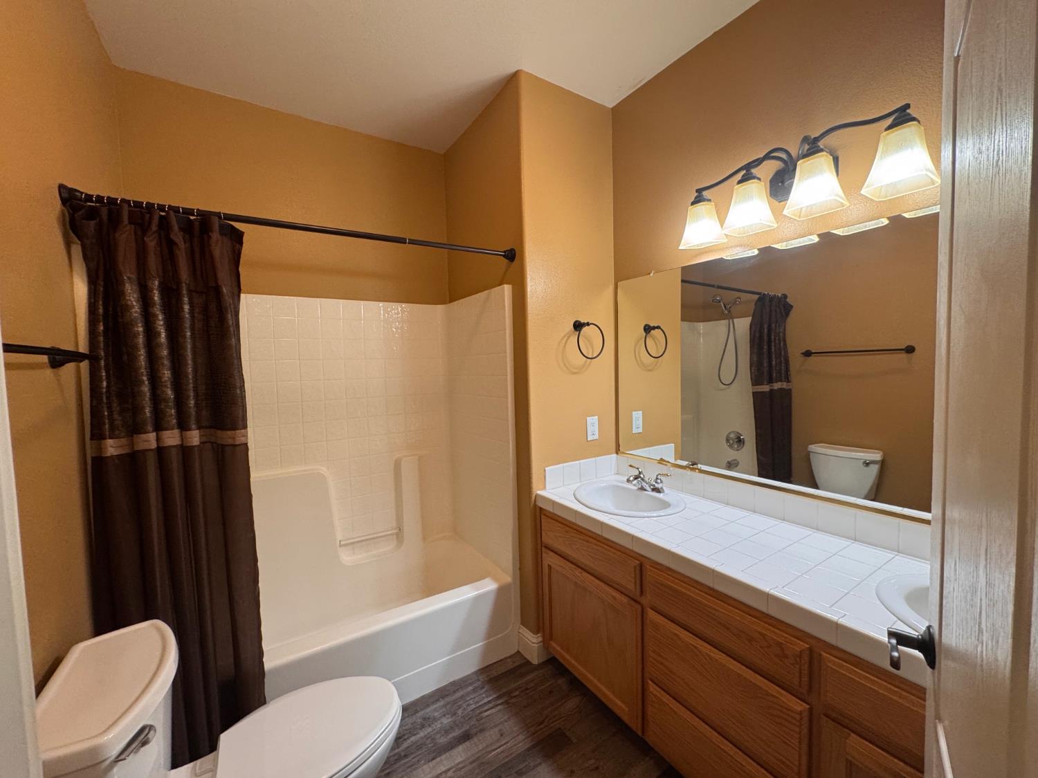 2949 E Palisade Dr, Fresno, CA 93720