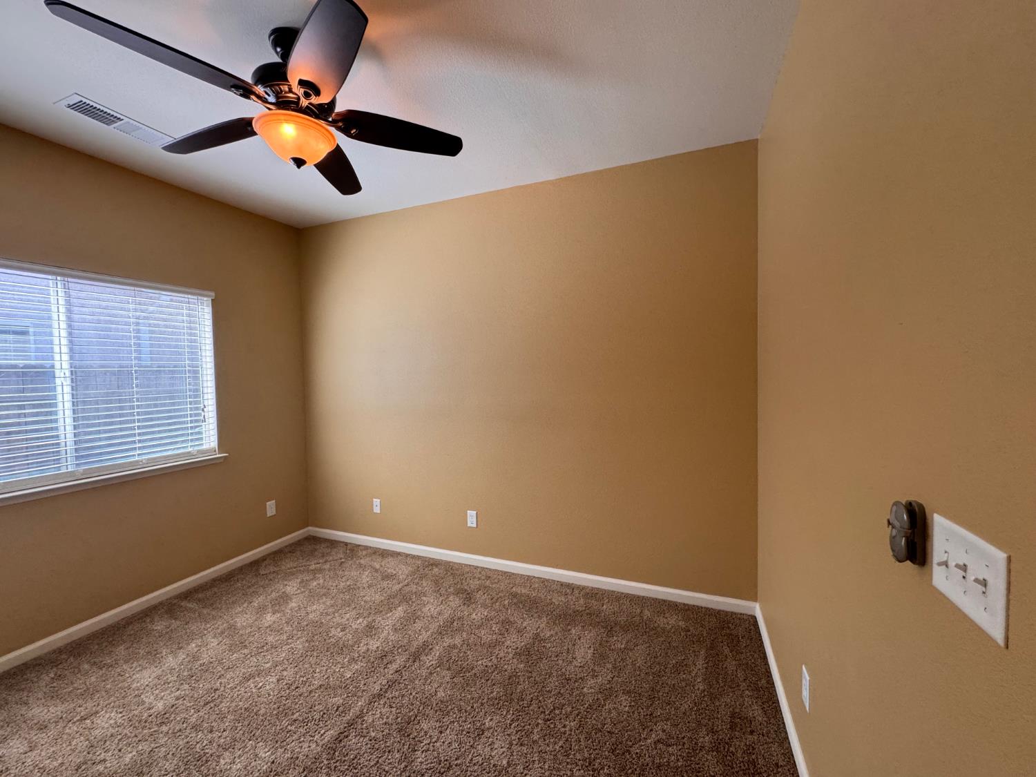 2949 E Palisade Dr, Fresno, CA 93720